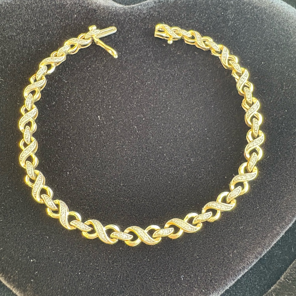 14K Gold and Diamond Infinity Design Women's Tennis Bracelet
